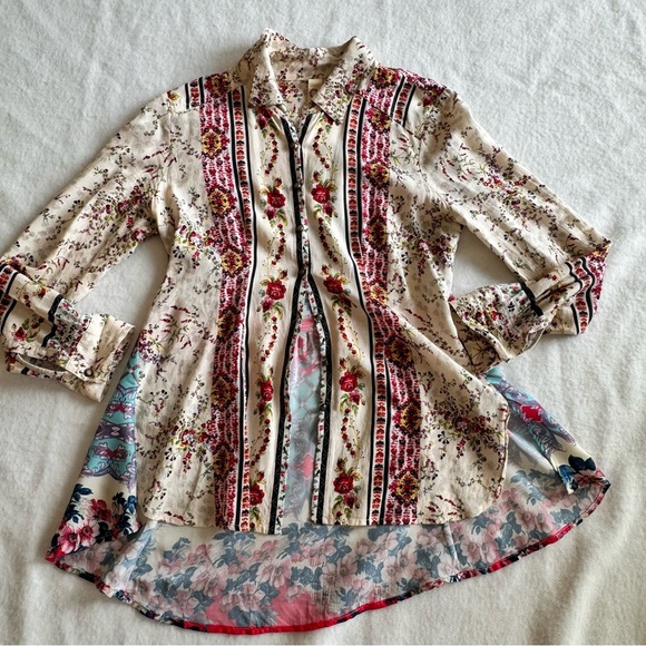 Cyrena Mixed Floral Pleated Back Tunic Artsy | Floral Blouse Size S - Picture 5 of 11